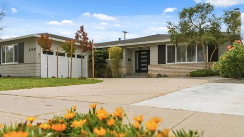 739 Bellarmine Dr, Salinas, CA, 93901-1108 | Card Image