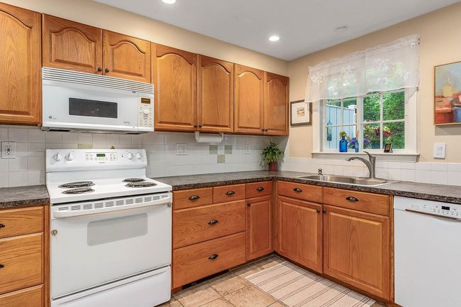 UNIT-3 - 18 Boulder Brook Dr, Condo with 2 bedrooms, 2 bathrooms and null parking in Exeter NH | Image 10