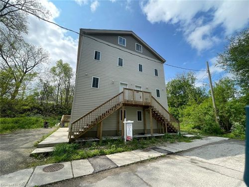5 Front St, London, ON, N6C1K4 | Card Image