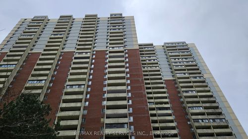 207-1 Massey Sq, East York, ON, M4C5L4 | Card Image