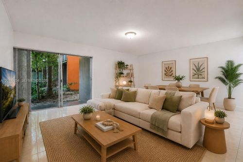 n1-9483 Sw 76th St, Miami, FL, 33173-3367 | Card Image