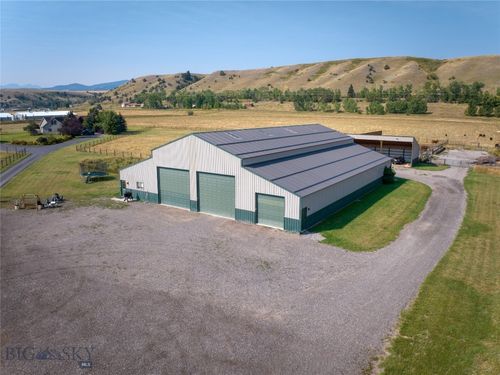 179 Black Dog Rd, Gallatin Gateway, MT, 59730-8588 | Card Image