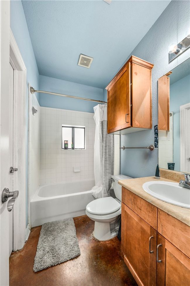2410 S 2 Nd St, Condo with 3 bedrooms, 3 bathrooms and null parking in Waco TX | Image 20