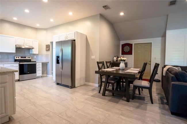 3109 Se Amherst St, House other with 3 bedrooms, 2 bathrooms and null parking in Stuart FL | Image 4
