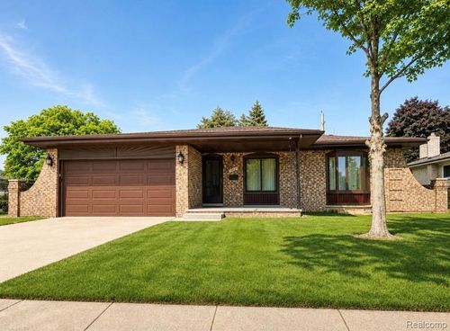 36086 English Dr, Sterling Heights, MI, 48310-4319 | Card Image