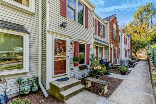 2 Colonial Ct, High Bridge, NJ, 08829-2500 | Card Image