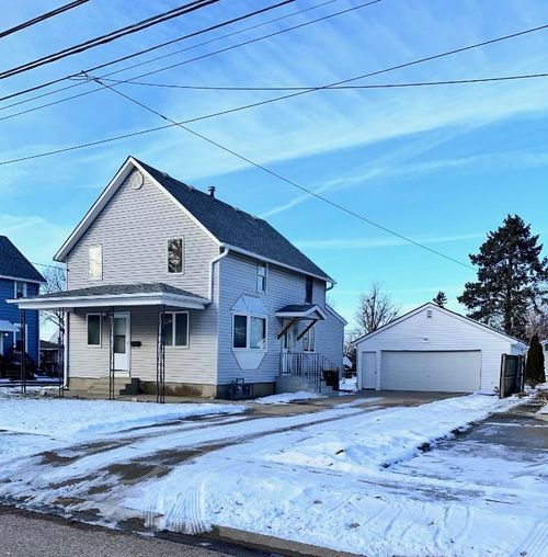 919 Esther Ave, Sycamore, IL, 60178-1611 | Card Image