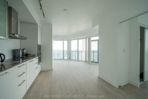 5607-12 York St, Toronto, ON, M5J0A9 | Card Image