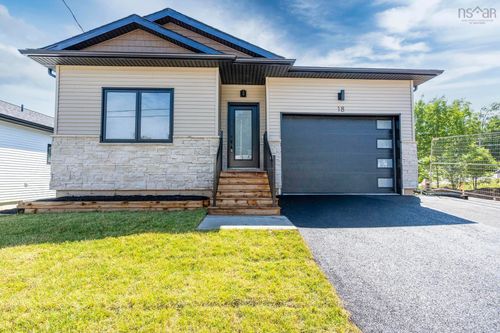 18 Whidden Ave, Wolfville, NS, B4P0A8 | Card Image