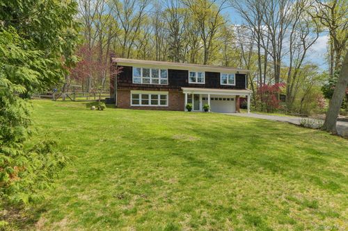 50 Stony Hollow Rd, Centerport, NY, 11721-1753 | Card Image