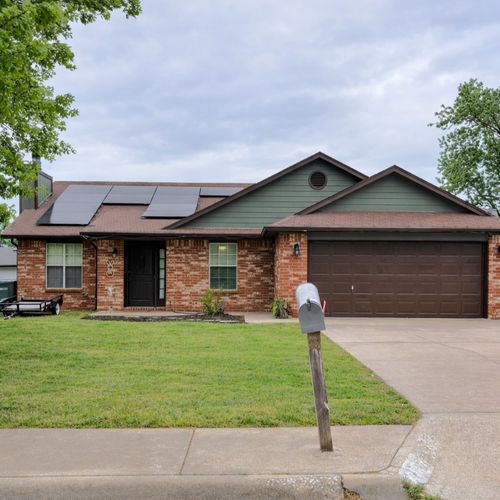 3807 W Locust St, Rogers, AR, 72756-1870 | Card Image