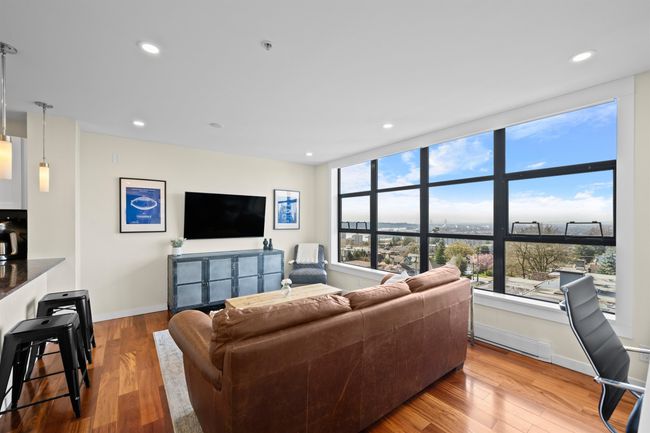 603 - 306 Sixth St, Condo with 1 bedrooms, 1 bathrooms and 1 parking in New Westminster BC | Image 8