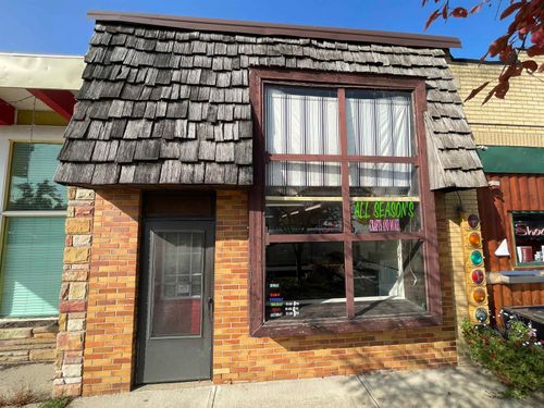 833 Michigan Ave, Baldwin, MI, 49304-7139 | Card Image