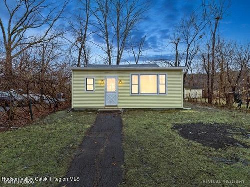 931 Orlando St, Kingston, NY, 12401-1315 | Card Image