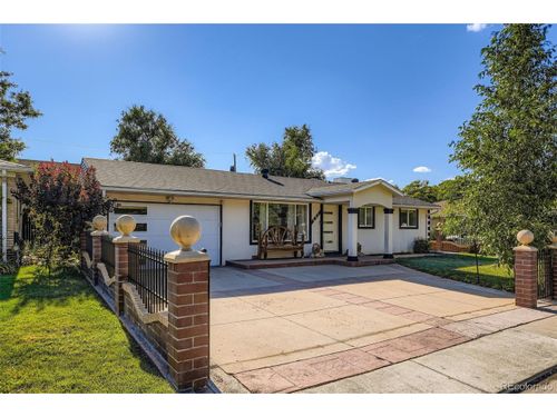 541 Emporia St, Aurora, CO, 80010-4220 | Card Image