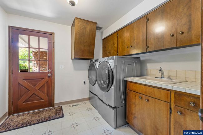 465 Mckinley St Se, House other with 5 bedrooms, 3 bathrooms and null parking in Salem OR | Image 9