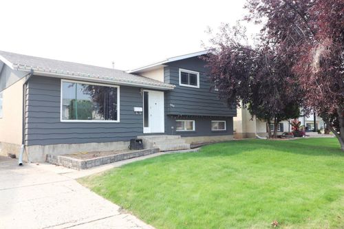 444 Sissons Crescent Se, Medicine Hat, AB, T1B2J9 | Card Image