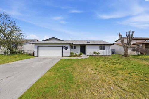 725 Nw Sunburst Ct, Moses Lake, WA, 98837-1419 | Card Image