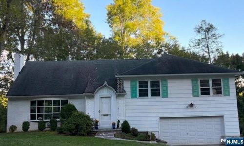 6 Stanford Ct, West Orange, NJ, 07052-2024 | Card Image