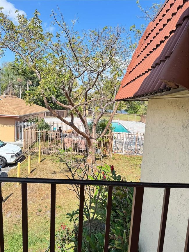 34 - 6565 W 26 Th Dr, Condo with 2 bedrooms, 2 bathrooms and null parking in Hialeah FL | Image 4