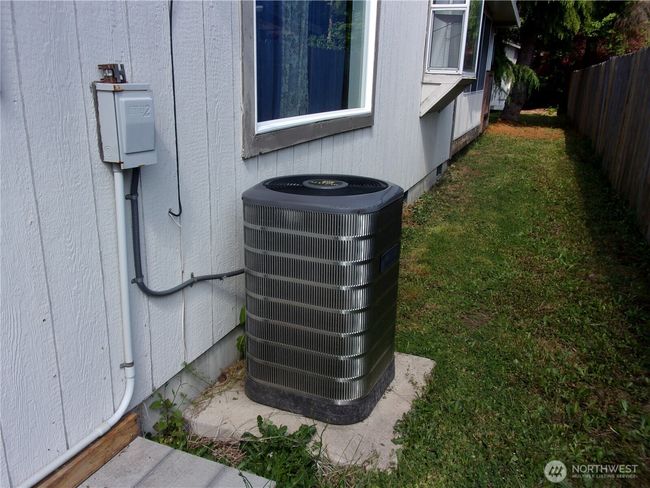 Heat pump for cool in the summer and warm in the winter while savign money! | Image 29