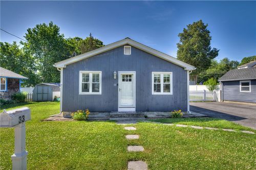 33 Spruce Ln, Bristol, RI, 02809-4647 | Card Image