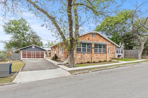 277 Magazine Ave, New Braunfels, TX, 78130-5653 | Card Image