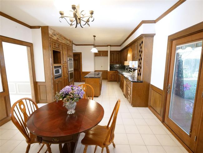 Spacious Kitchen | Image 18