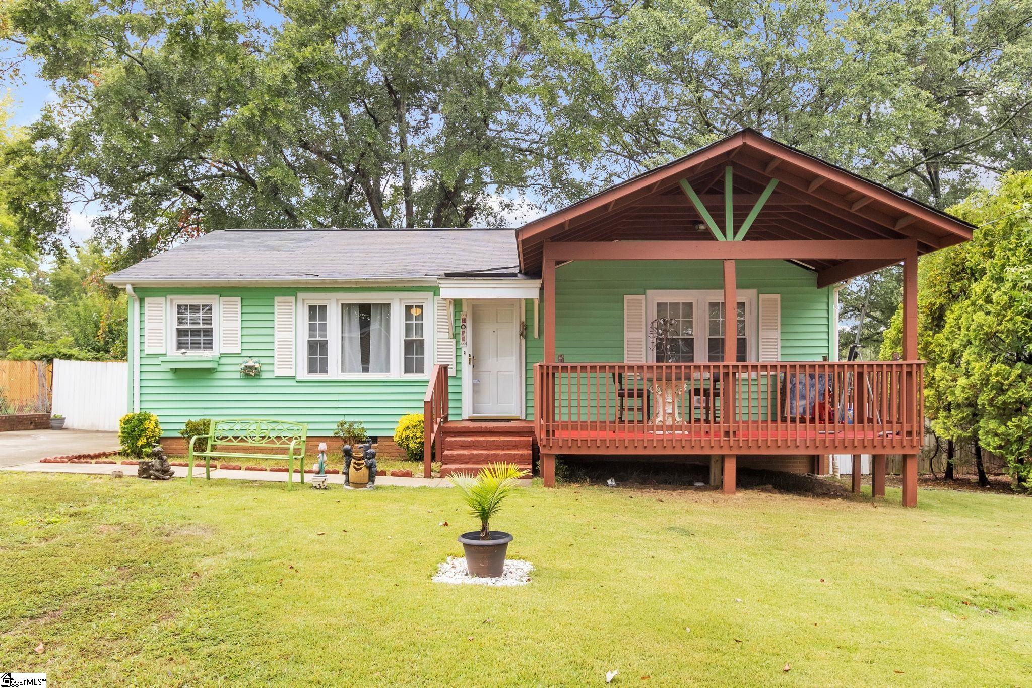 Cason Ave, Taylors, SC 29687