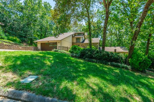 9208 Magic Mountain Dr, Chattanooga, TN, 37421-3412 | Card Image