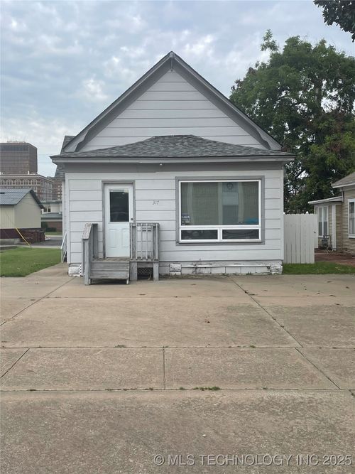 317 Se Delaware Ave, Bartlesville, OK, 74003-3631 | Card Image