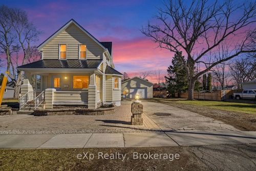 192 William St W, Parkhill, ON, N0M2K0 | Card Image