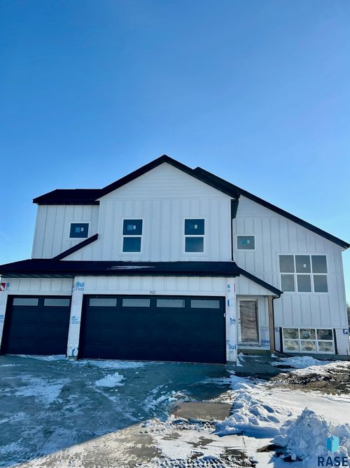 907 Estate St Street, Harrisburg, SD, 57032 | Card Image