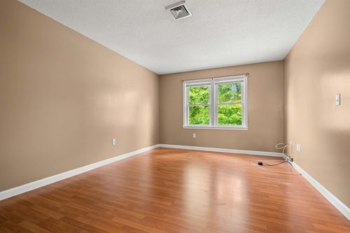 26-690 South Porter Street, Manchester, NH, 03103 | Card Image