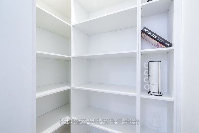 696 Hillview Cres, House other with 6 bedrooms, 5 bathrooms and 10 parking in Pickering ON | Image 13