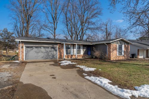 8 Buena Vista Dr, Murphysboro, IL, 62966-3005 | Card Image