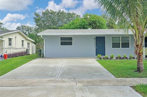 9457-9457 Sw 52nd Ct, Cooper City, FL, 33328-4111 | Card Image