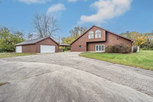 27514 N Forest Garden Rd, Wauconda, IL, 60084-2831 | Card Image