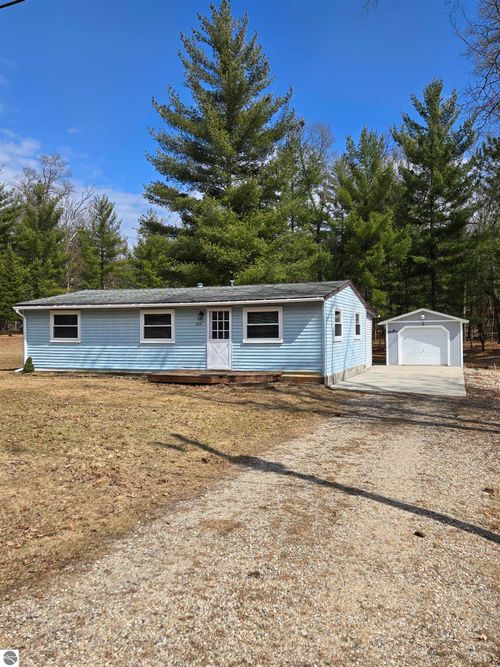 2771 Menominee Trl, West Branch, MI, 48661-9719 | Card Image