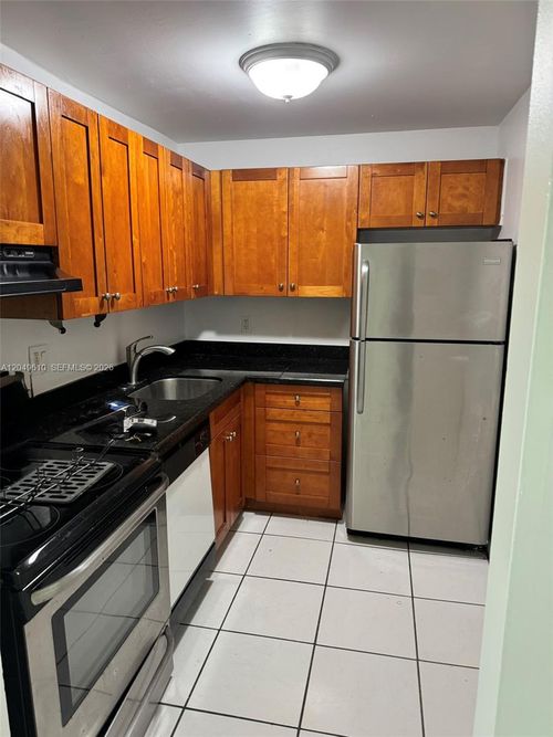 303-8511 Nw 8th St, Miami, FL, 33126-3757 | Card Image