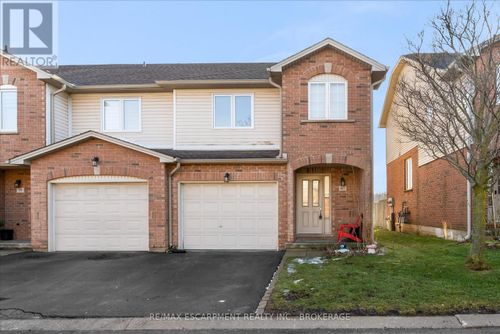 40-800 Paramount Drive, Hamilton (Stoney Creek Mountain), ON, L8J3V8 | Card Image