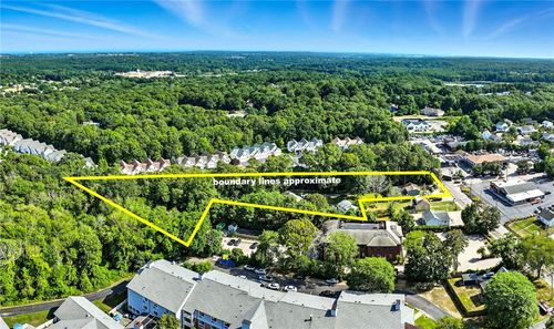 1907 Kingstown Rd, South Kingstown, RI, 02879-1608 | Card Image