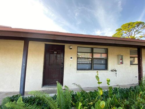 399 Glenwood Dr, West Palm Beach, FL, 33415-2806 | Card Image