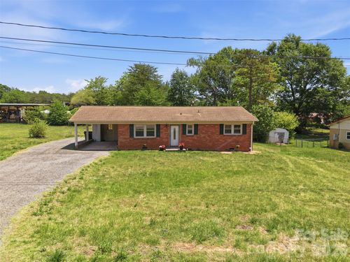1910 26th St Ne, Hickory, NC, 28601-3126 | Card Image
