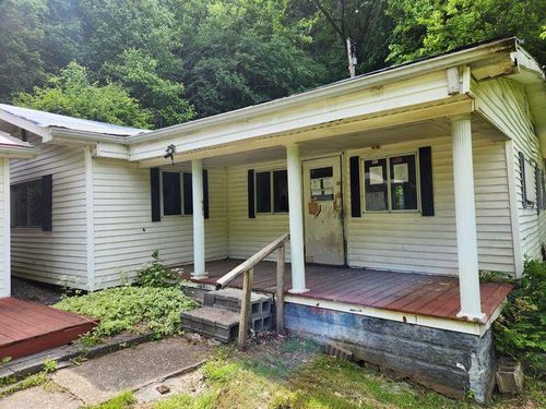 20610 State Highway 194 E, Fedscreek, KY, 41524-8511 | Card Image