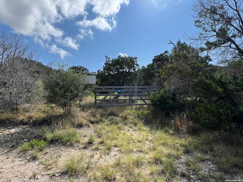 145 Hunter Ln, Pipe Creek, TX, 78063 | Card Image