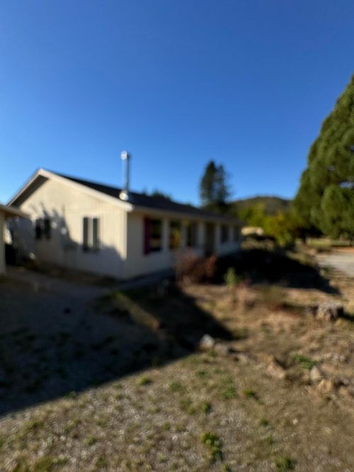 7165 Old Stage Rd, Central Point, OR, 97502-9788 | Card Image