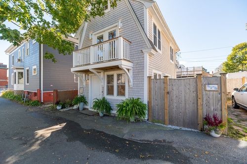 6 Prospect Ct, Gloucester, MA, 01930-2828 | Card Image