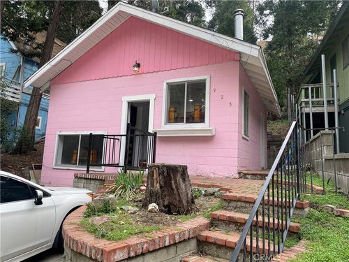 925 Fern Dr, Crestline, CA, 92325-9580 | Card Image