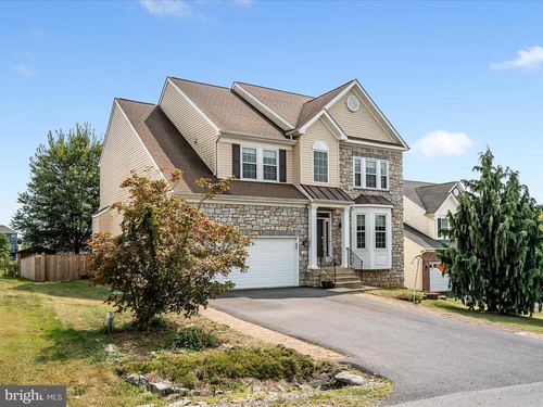 28 Corvair Ln, INWOOD, WV, 25428-3422 | Card Image